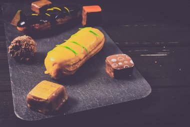 Şekerleme yemek. Pişirme kek ve hamur işleri