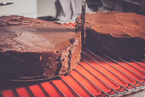 Çikolatalı pasta pişirme