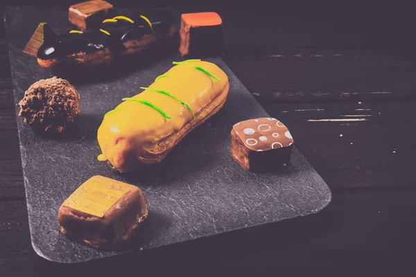 Şekerleme yemek. Pişirme kek ve hamur işleri