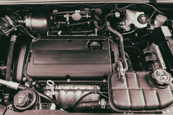 Vinnitsa, Ukrayna - 25 Haziran 2017: başlık altında aracın iç