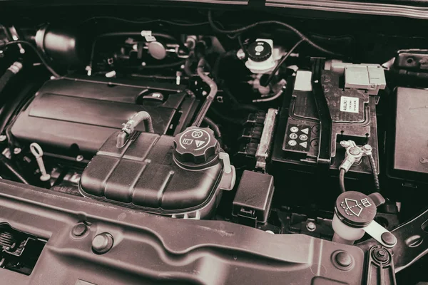 Vinnitsa, Ukrayna - 25 Haziran 2017: başlık altında aracın iç