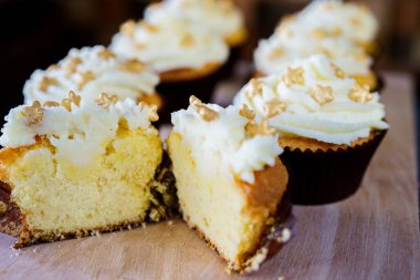 Kahve makinesi ve kafede capkake