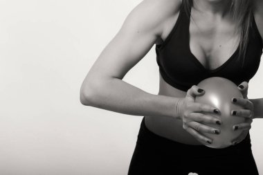 Seksi sporcumuz fotoğraf aksesuarları ile