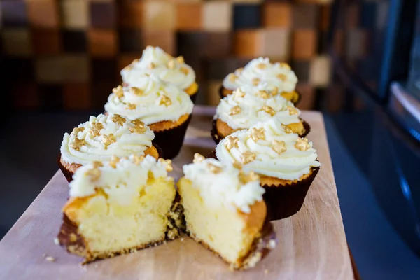 Kahve makinesi ve kafede capkake