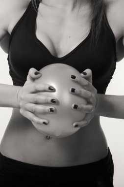 İçinde belgili tanımlık fotoğraf ile bir spor kılavuz seksi sporcumuz