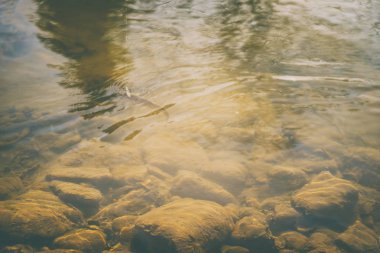 Güzel dağ nehir, muhteşem manzara