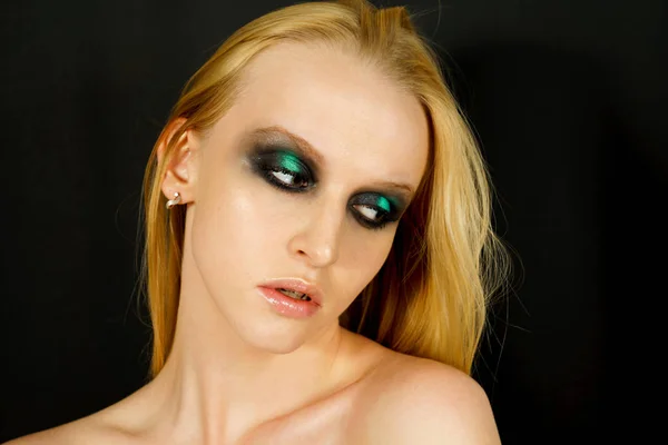 Maquillaje Con Sombras Verdes —  Fotos de Stock