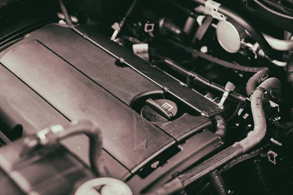 Vinnitsa, Ukrayna - 25 Haziran 2017: başlık altında aracın iç