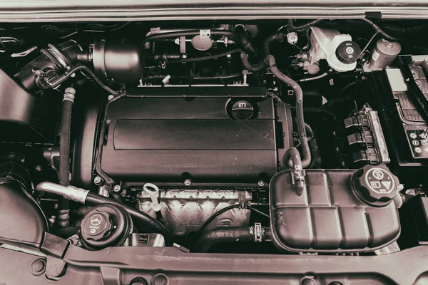 Vinnitsa, Ukrayna - 25 Haziran 2017: başlık altında aracın iç