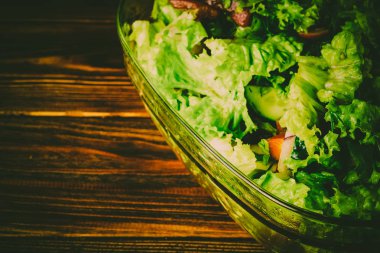 Sebzeli yeşil salata