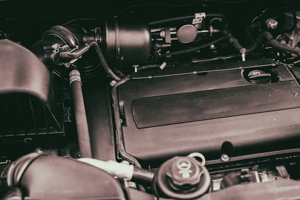 Vinnitsa, Ukrayna - 25 Haziran 2017: başlık altında aracın iç