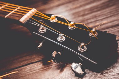  Akustik guitaron resmi