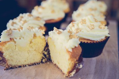 Kahve makinesi ve kafede capkake