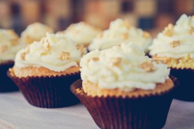 Kahve ve kek için bir tatlı