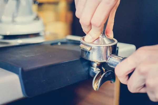Barman Prepares Coffee Coffee Machine — Stock Photo, Image