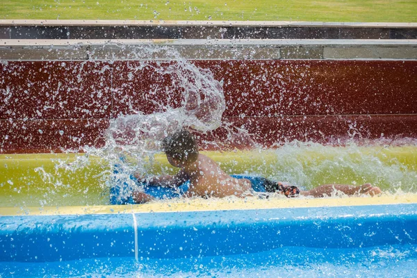 子供の水公園リゾート — ストック写真