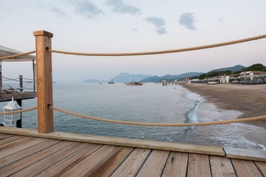 Deniz kenarında güzel gündoğumu