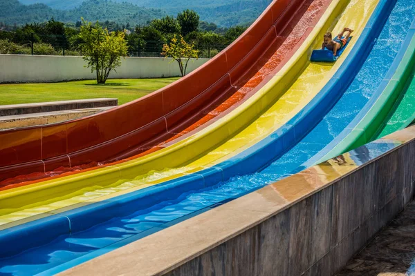 Glissières Eau Dans Parc Aquatique — Photo