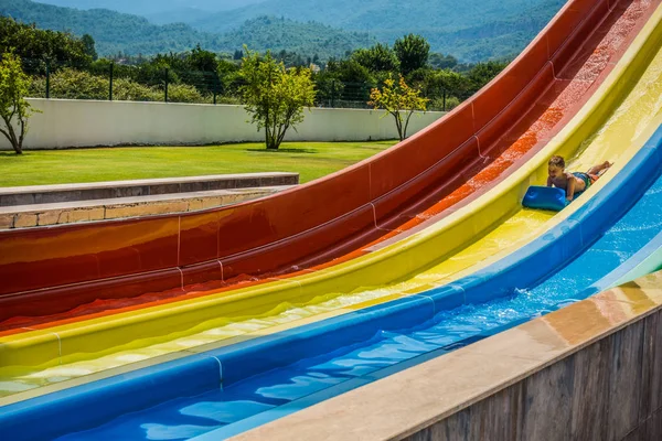 Paseos Toboganes Parque Acuático — Foto de Stock