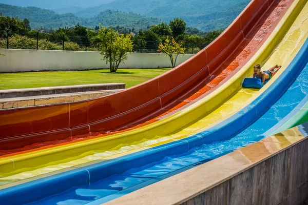 Paseos Toboganes Parque Acuático — Foto de Stock