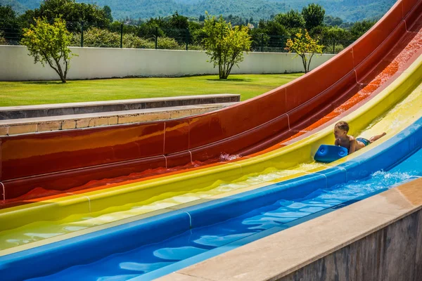 Glissières Eau Dans Parc Aquatique — Photo