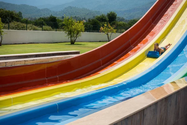 Rider Vatten Glider Äventyrsbadet — Stockfoto