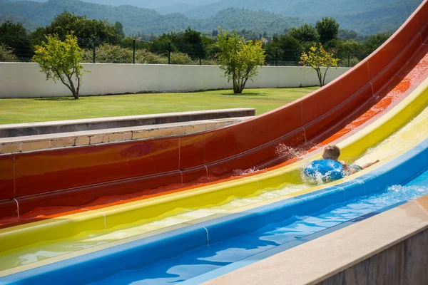 Glissières Eau Dans Parc Aquatique — Photo