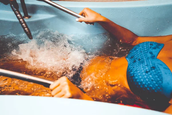 Onderwater Massage Procedure Voor Gezondheid Ontspanning — Stockfoto