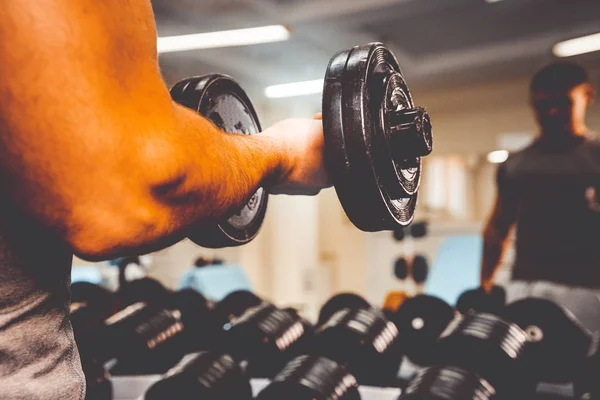 Bodybuilder Στο Γυμναστήριο — Φωτογραφία Αρχείου