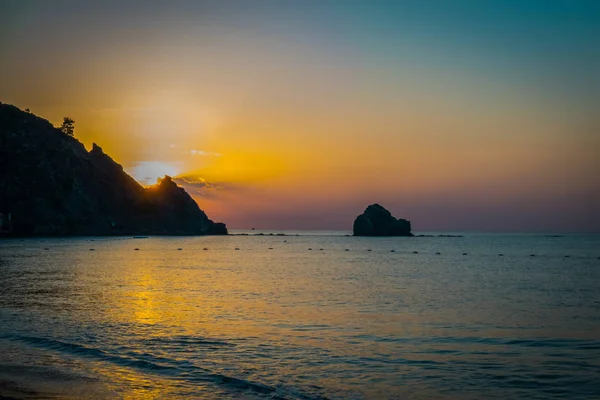 Herrlicher Sonnenaufgang Über Dem Meer — Stockfoto