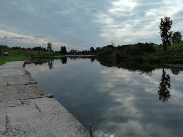 Pike Rybaří Jezeře Rybolovná Rekreace — Stock fotografie