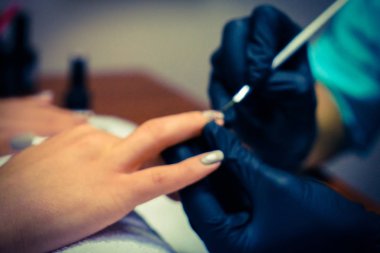 yordamlar için çivi kaplıca