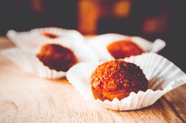 Taze kahve ve kekler