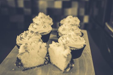 Kahve makinesi ve kafede capkake