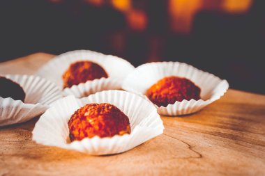 beyaz ambalaj pembe çerezleri