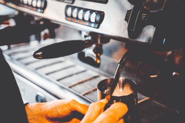 kahve makinesi kahve yapmak