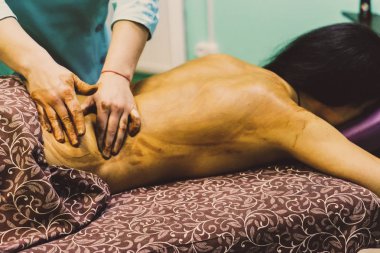 Spa'da masaj tedavisi