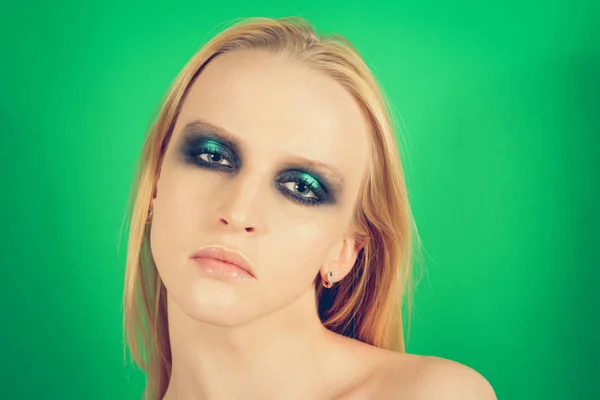 Maquillaje con sombras verdes —  Fotos de Stock