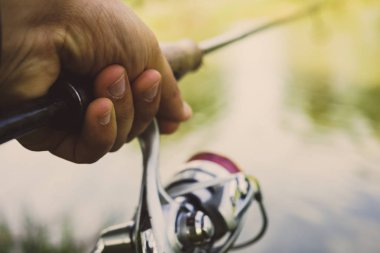 erkek el iplik tutar