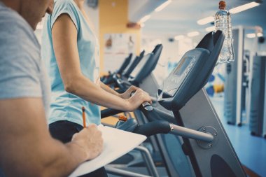 Koç ve istemci vasıl jimnastik salonu