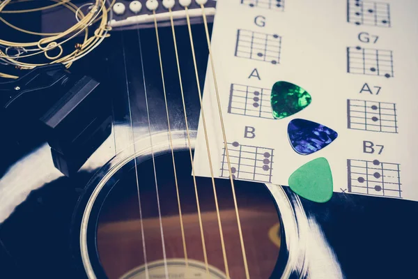 Guitarra e acordes fundo — Fotografia de Stock