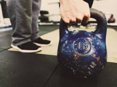 spor salonunda ağırlık