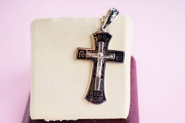 çapraz ortodoks gümüş, yakın