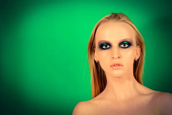 Makeup with green shadows — Stock Photo, Image