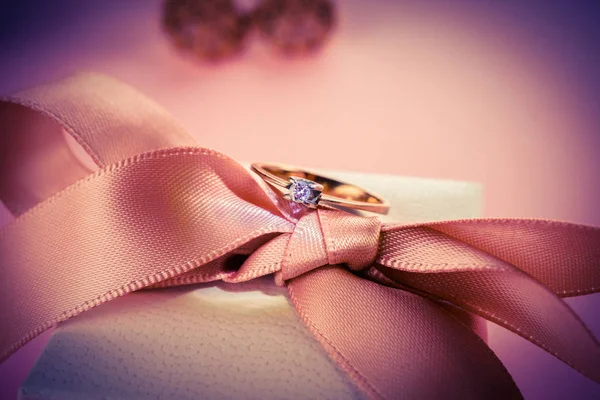 Engagement ring close-up — Stock Photo, Image