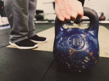 spor salonunda ağırlık