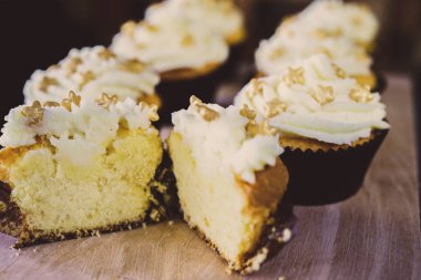 Kahve makinesi ve kafede capkake