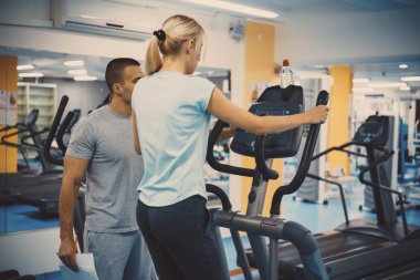 Koç ve istemci vasıl jimnastik salonu