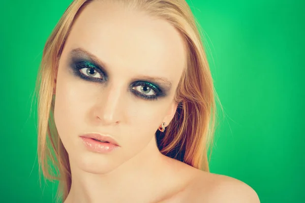 Makeup with green shadows — Stock Photo, Image