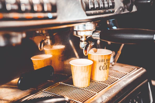 Kaffee Kochen Der Kaffeemaschine — Stockfoto